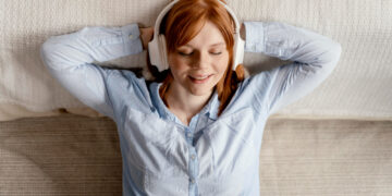 Najlepsze audiobooki miłosne – poznaj piękno romansu słuchając